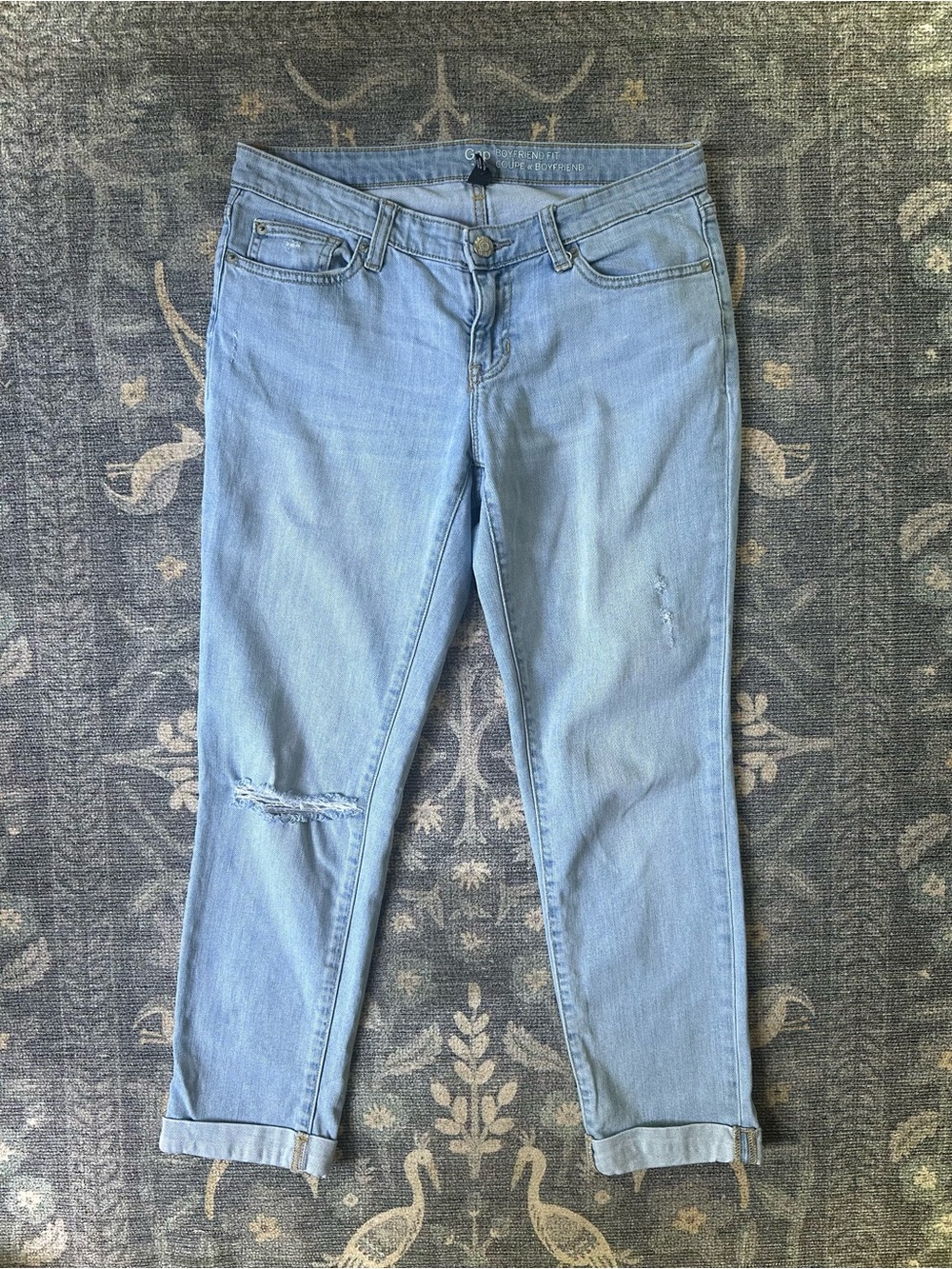 Gap Boyfriend Fit Light Blue Distressed Cuffed Jeans Sz 8